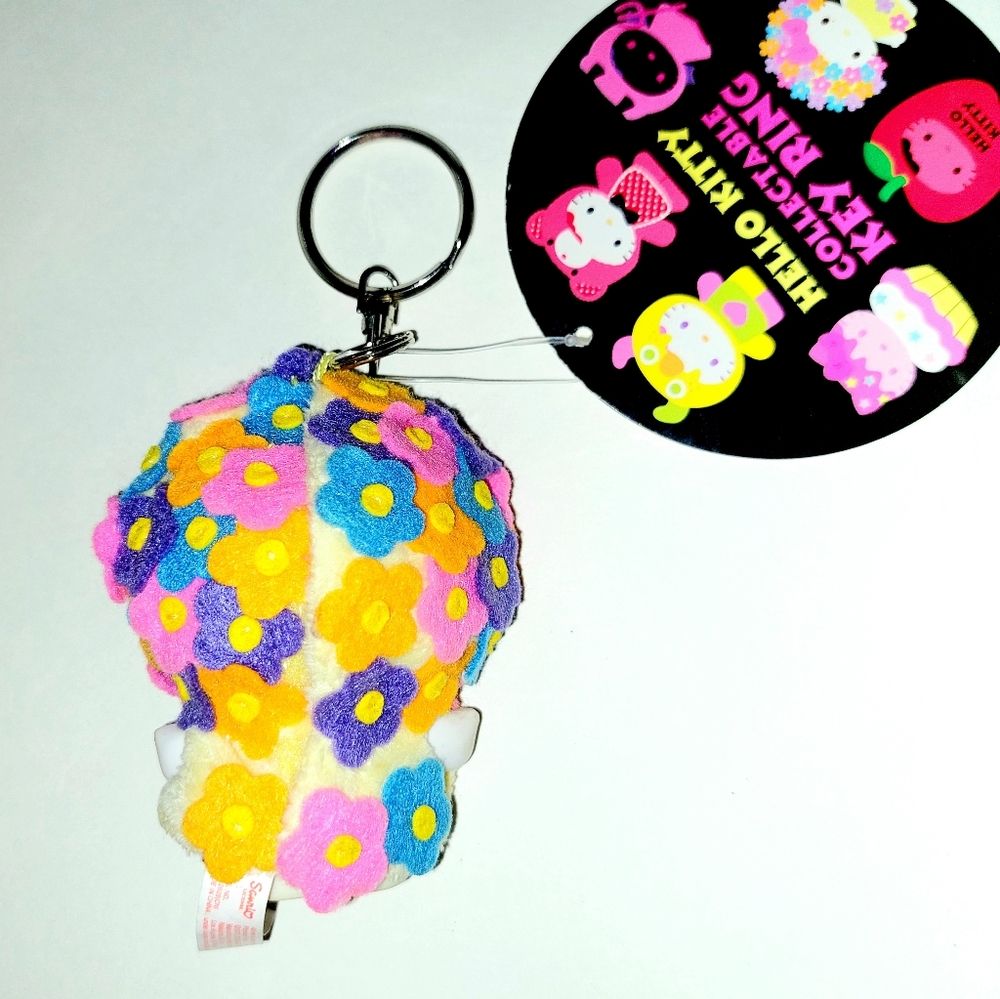 Hello Kitty Collectable Limited Edition Key Ring - Picture 2 of 3